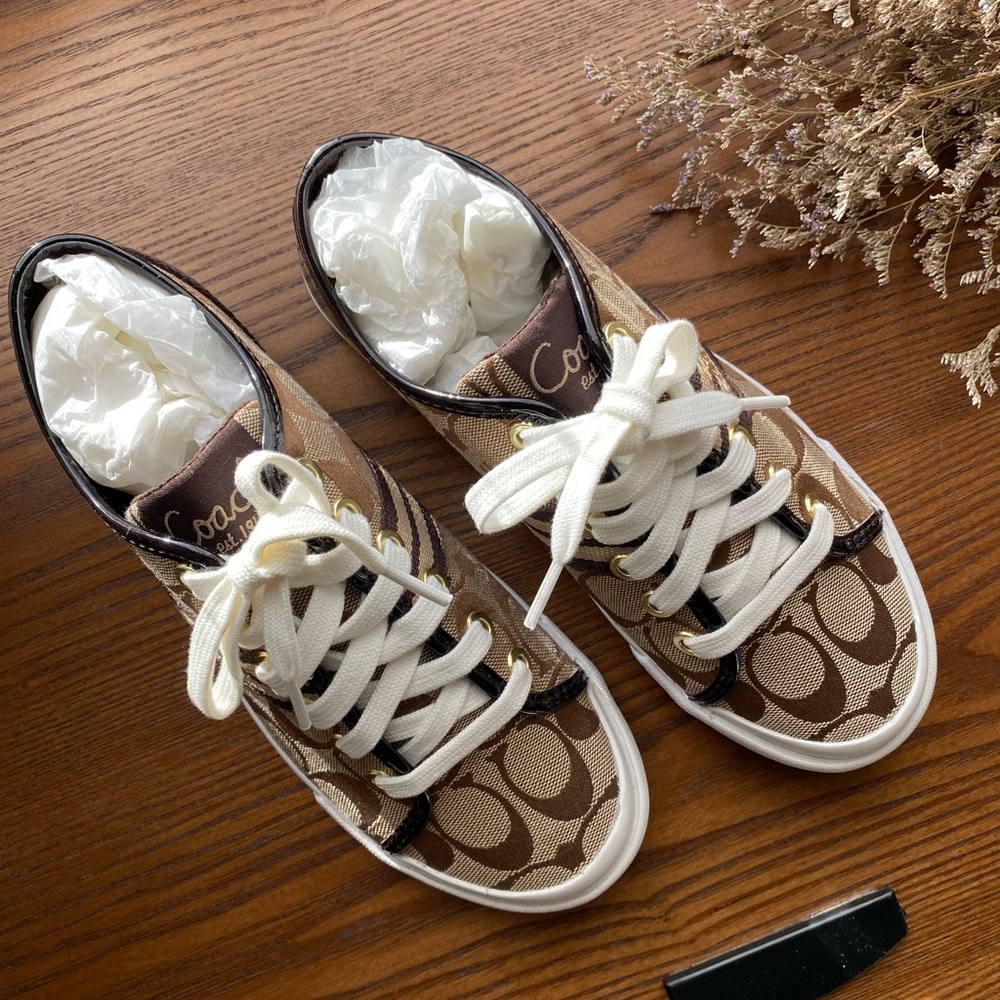 New size 6 Coach Folly Sneakers